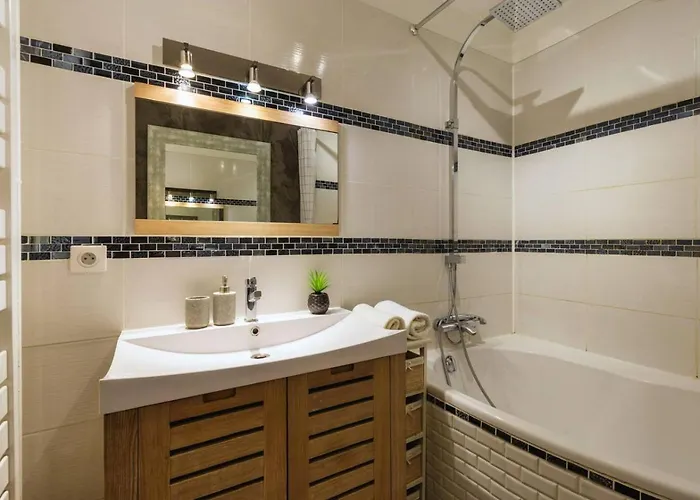 2 Ch Vue & Montagne, Terrasse, Parking شقة